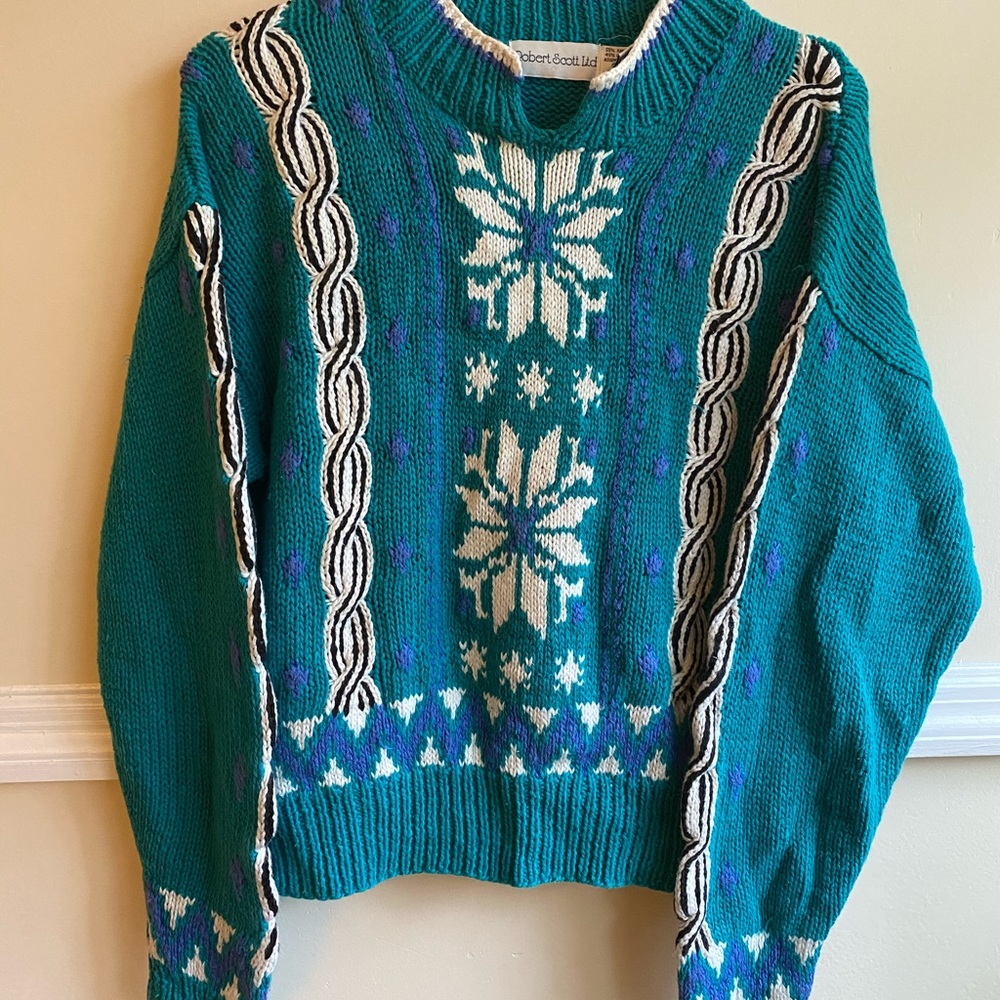 Charlotte Hornets Color Themed Knit Sweater 🏀 👑